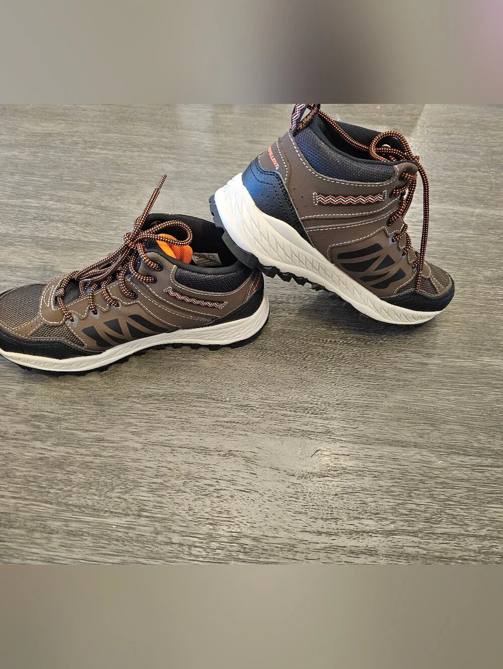 Boys Trail Boots Size 6